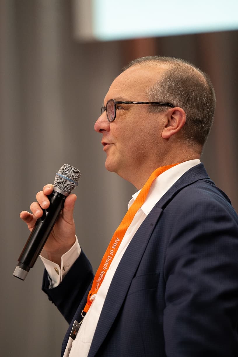 Studio Dijkgraaf-Connekt-380