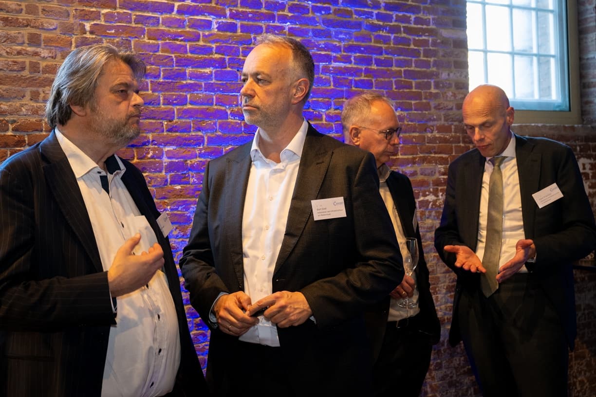 Connekt ledendiner-103