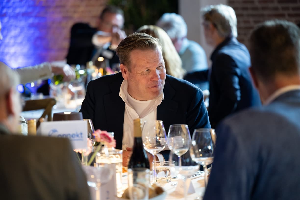 Connekt ledendiner-117