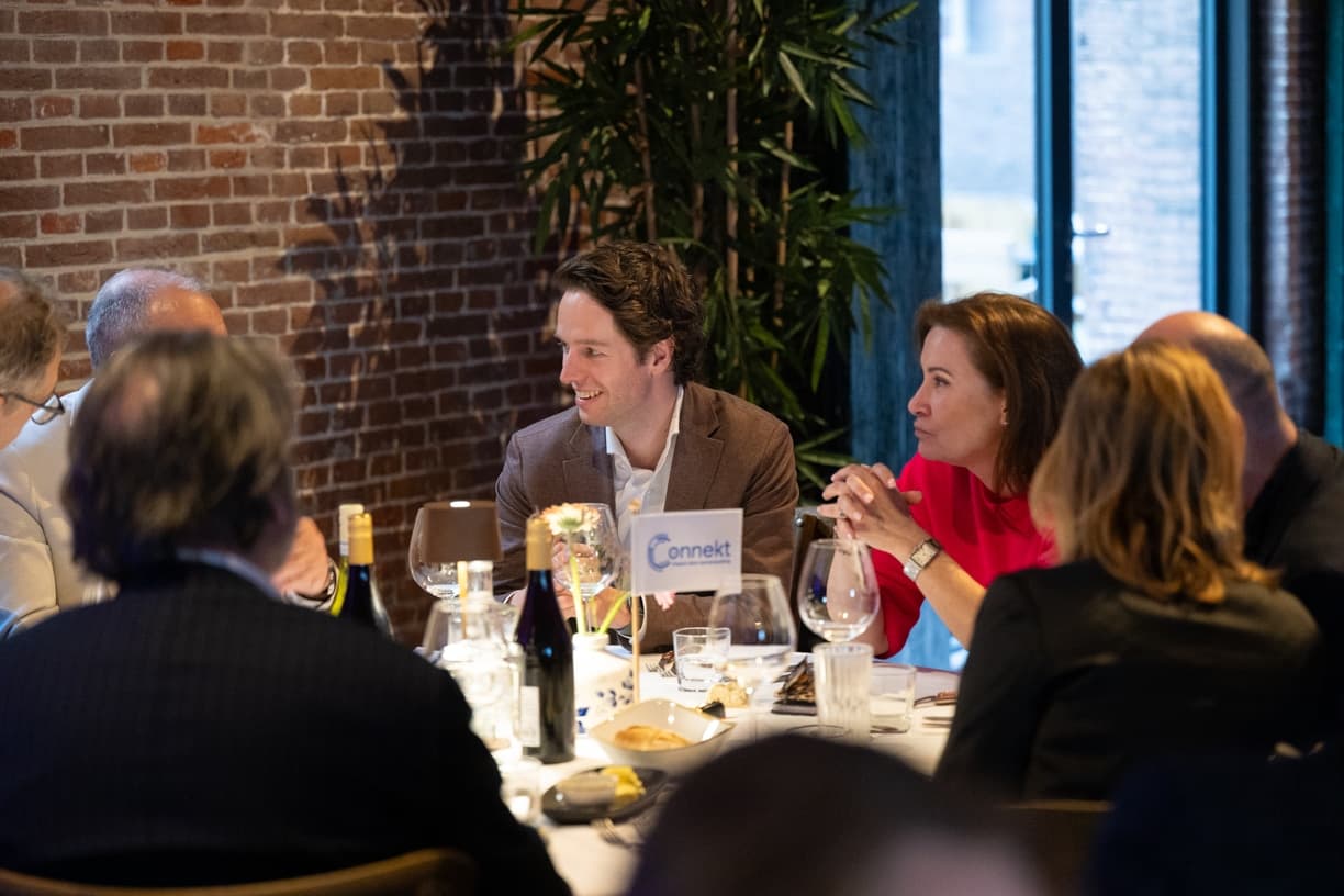 Connekt ledendiner-122