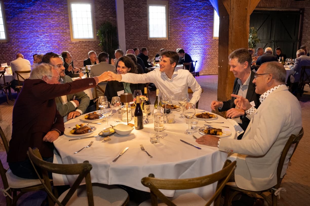 Connekt ledendiner-163