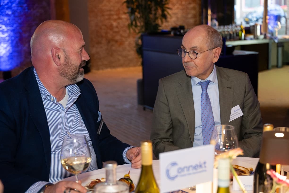 Connekt ledendiner-166