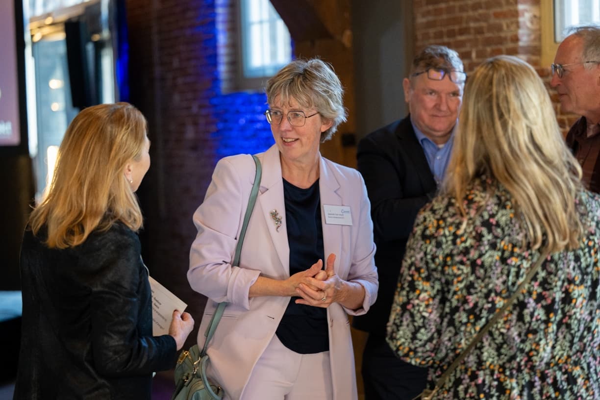 Connekt ledendiner-30