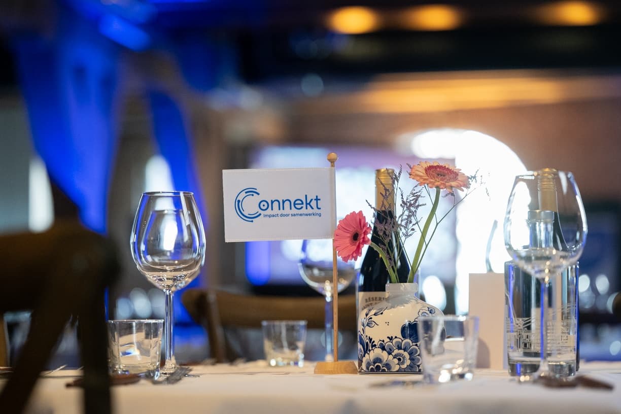 Connekt ledendiner-40