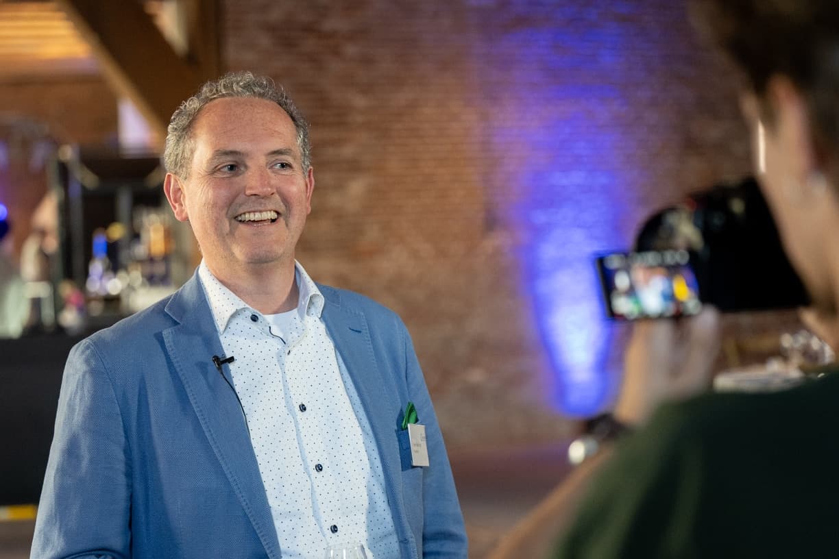 Connekt ledendiner-41