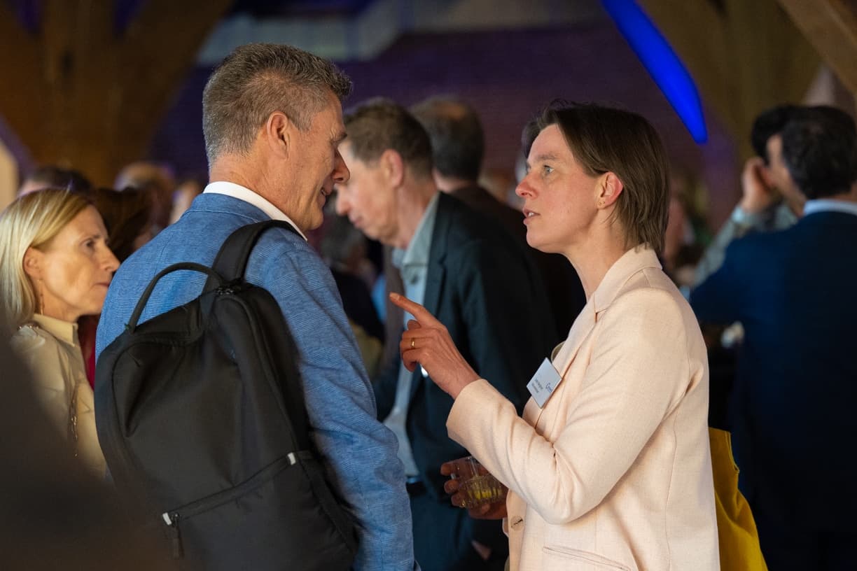 Connekt ledendiner-53