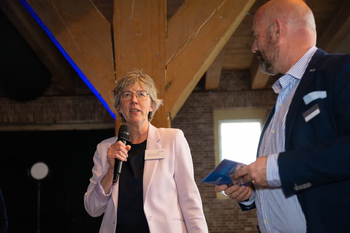 Connekt ledendiner-77