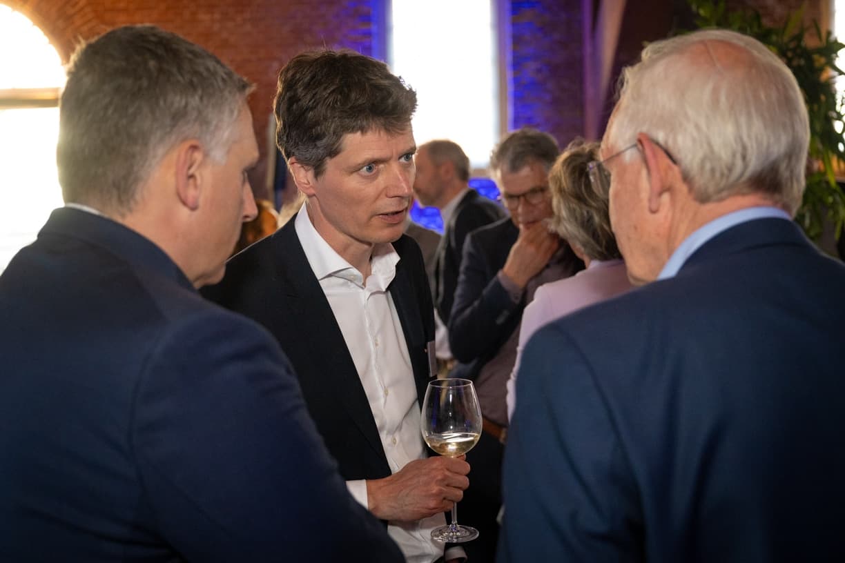 Connekt ledendiner-88