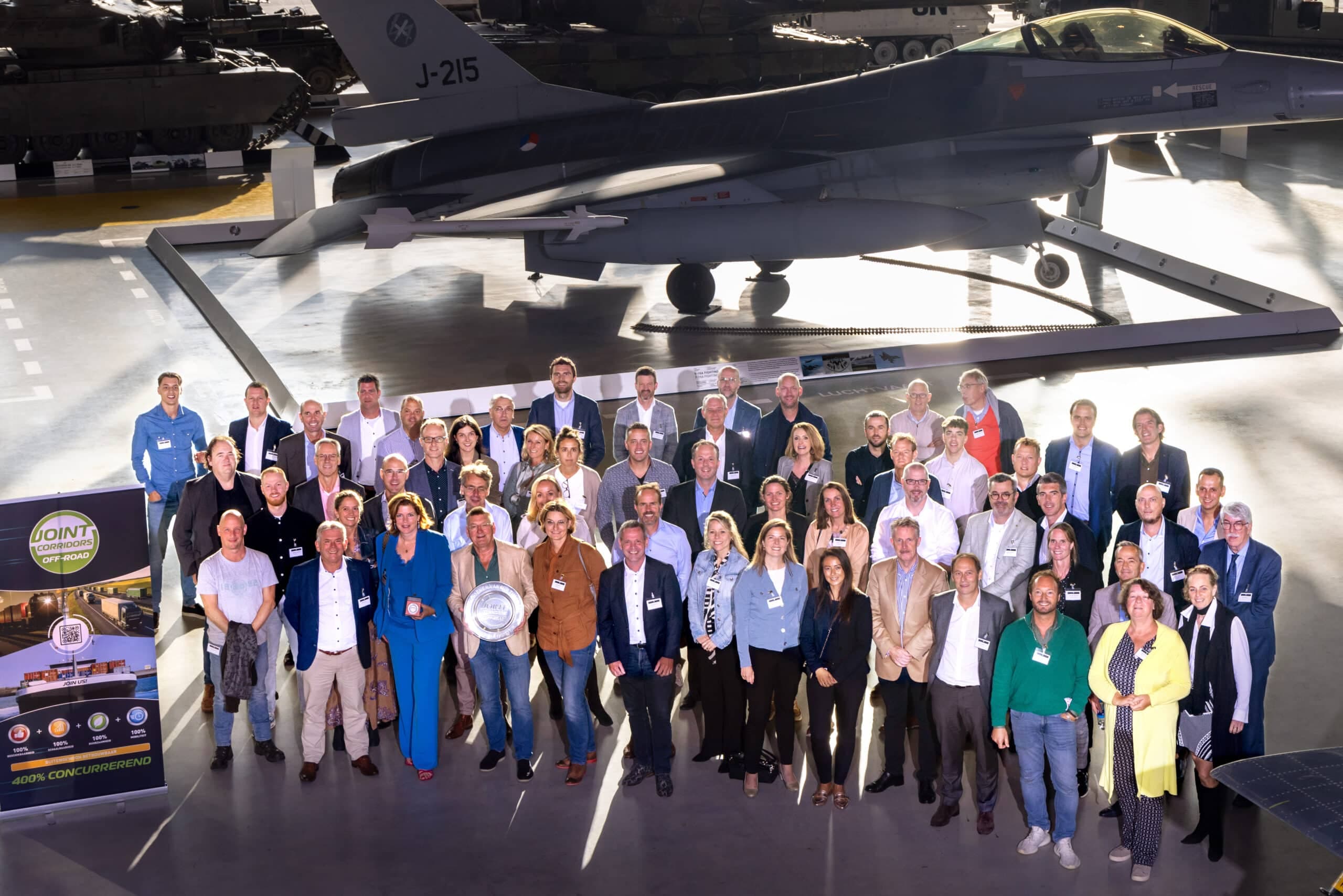 3.-Joint-Corridors_groepsfoto-met-kampioensschaal-scaled-1